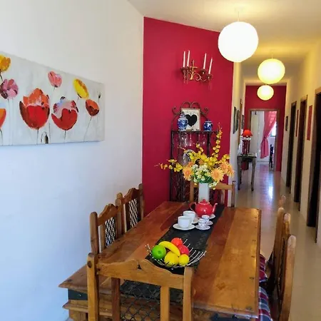 דירה Bright & Airy Sea Views