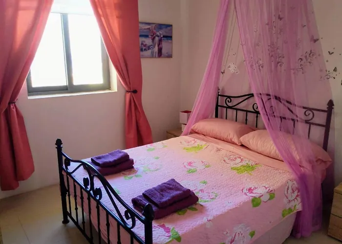 Bright & Airy Sea Views