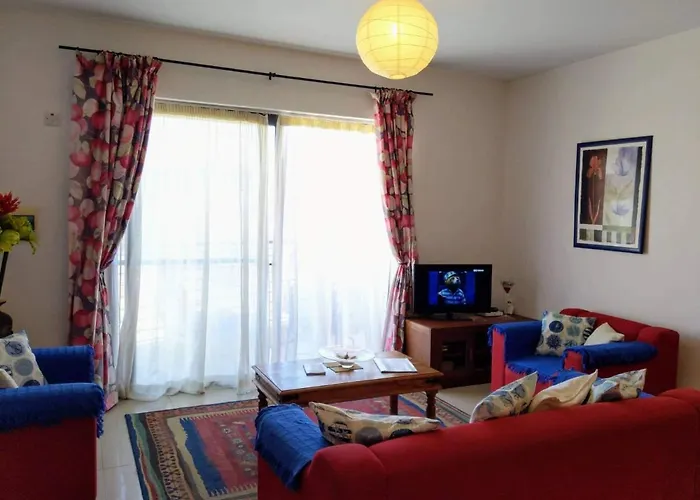 Bright & Airy Sea Views Daire